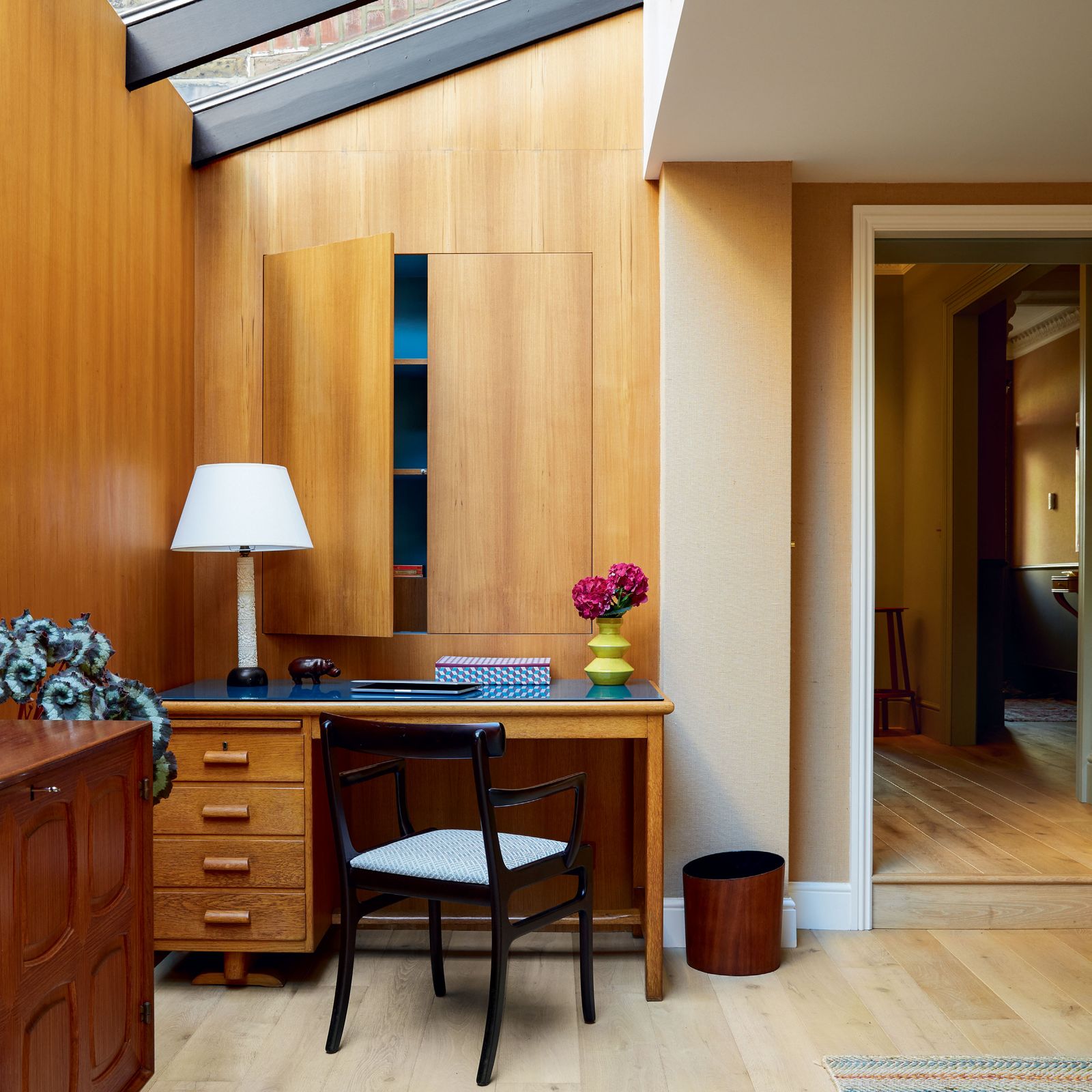 What is wall washing? The interior designer's secret lighting trick