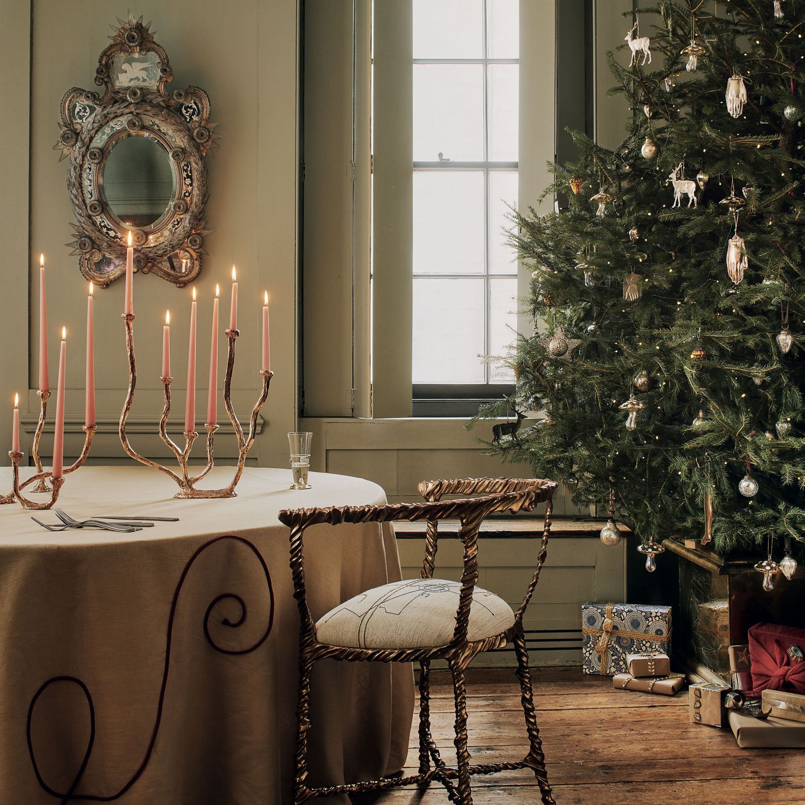 A minimalist's guide to coping with Christmas (when the stuff just gets too much)